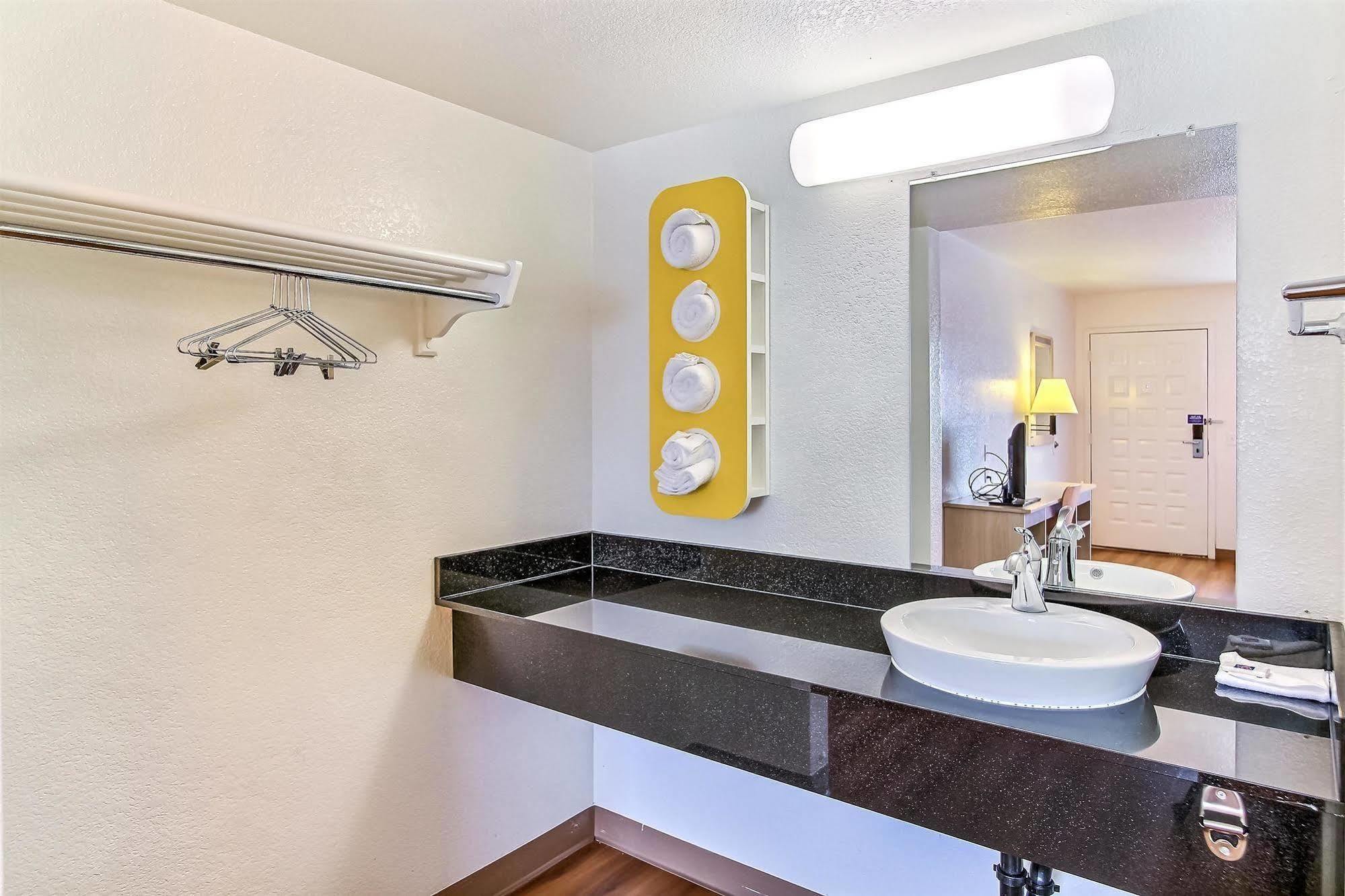 Motel 6-Salinas, Ca - North Monterey Area Eksteriør bilde