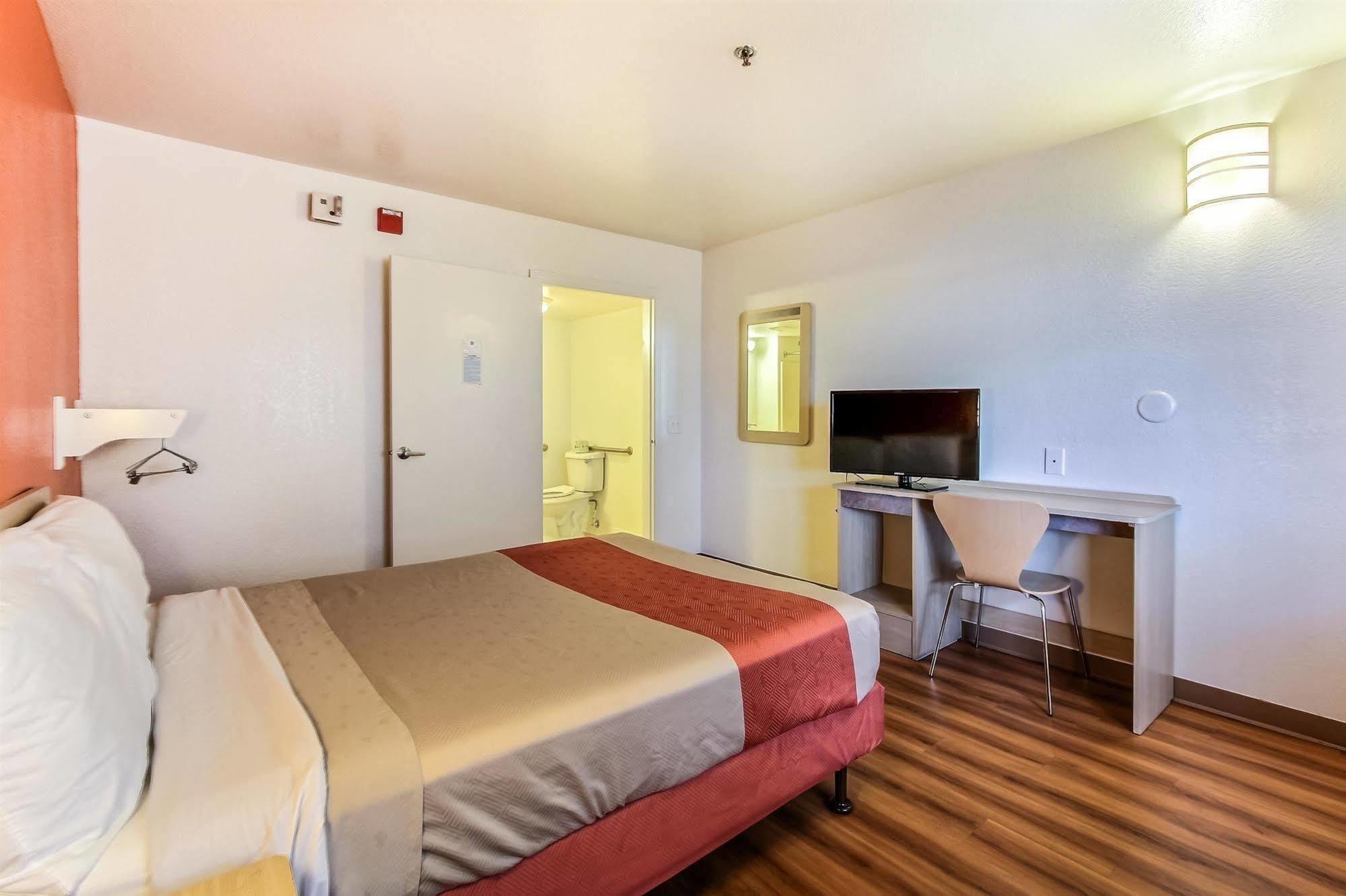 Motel 6-Salinas, Ca - North Monterey Area Eksteriør bilde