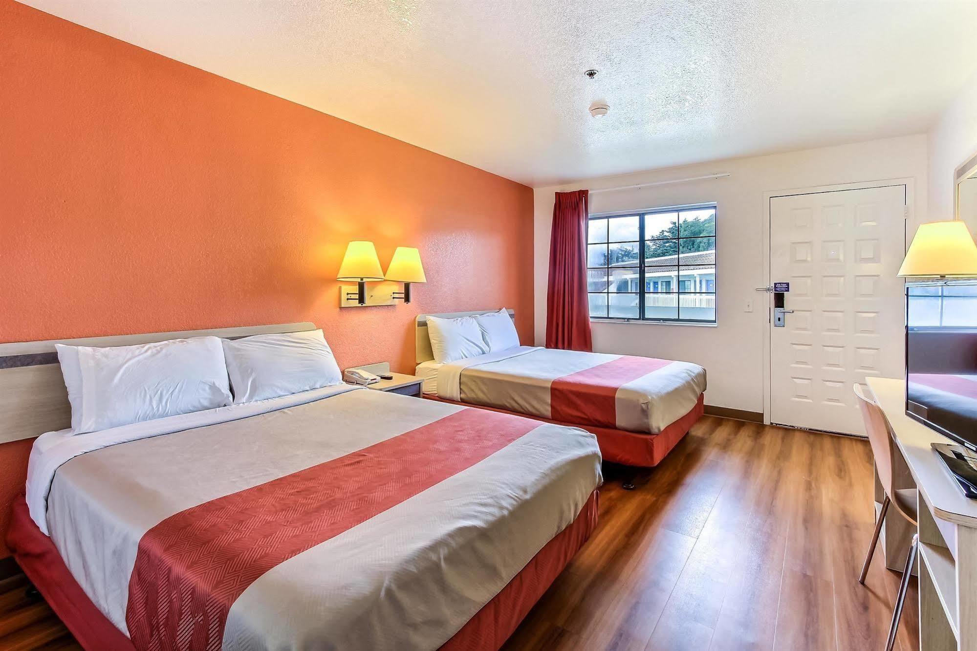 Motel 6-Salinas, Ca - North Monterey Area Eksteriør bilde
